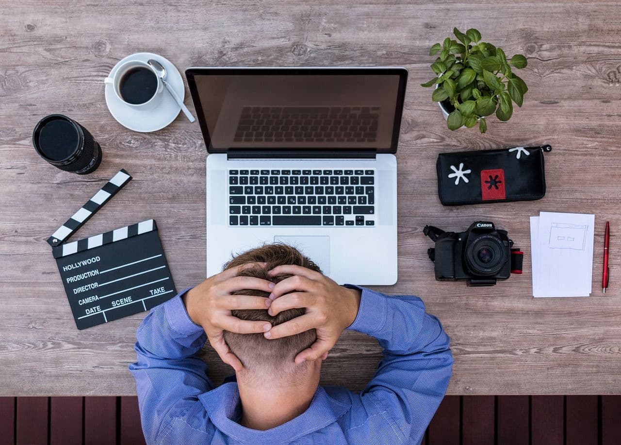 6 Disadvantages of Using AI Content Writing Tools